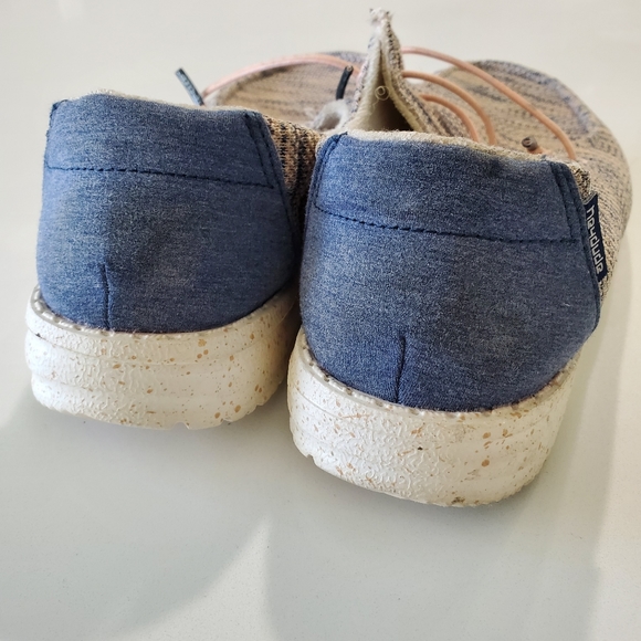 Women's Hey Dude Wendy Size 7 - Picture 2 of 3